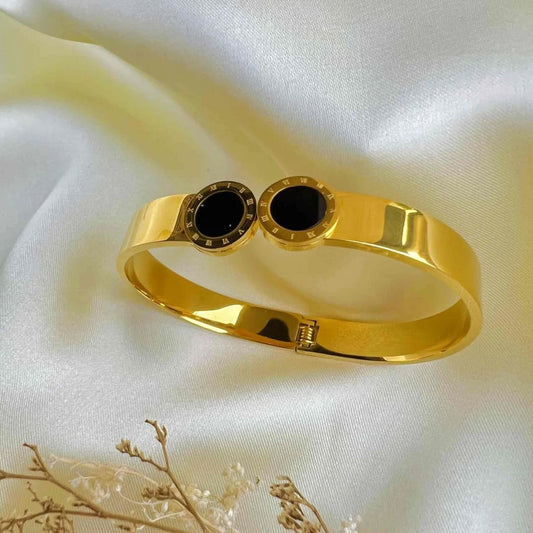Bold Elegance – Twin Dial Golden Bracelet