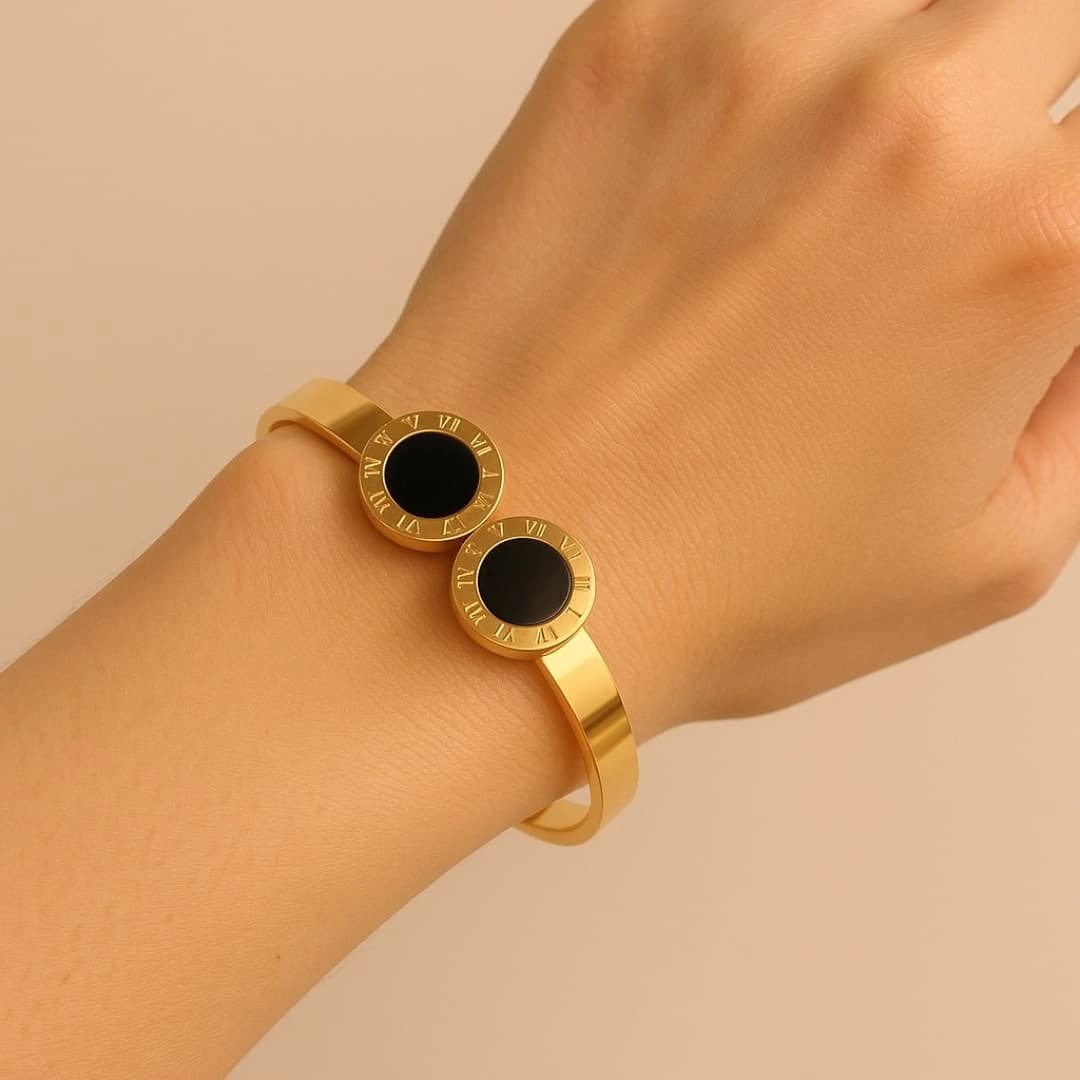 Bold Elegance – Twin Dial Golden Bracelet